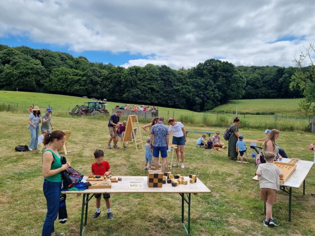 Jeux en bois au Chapelle Beer Fest